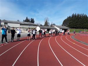 Sprinters at the line 