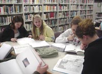 girls in thelibrary 