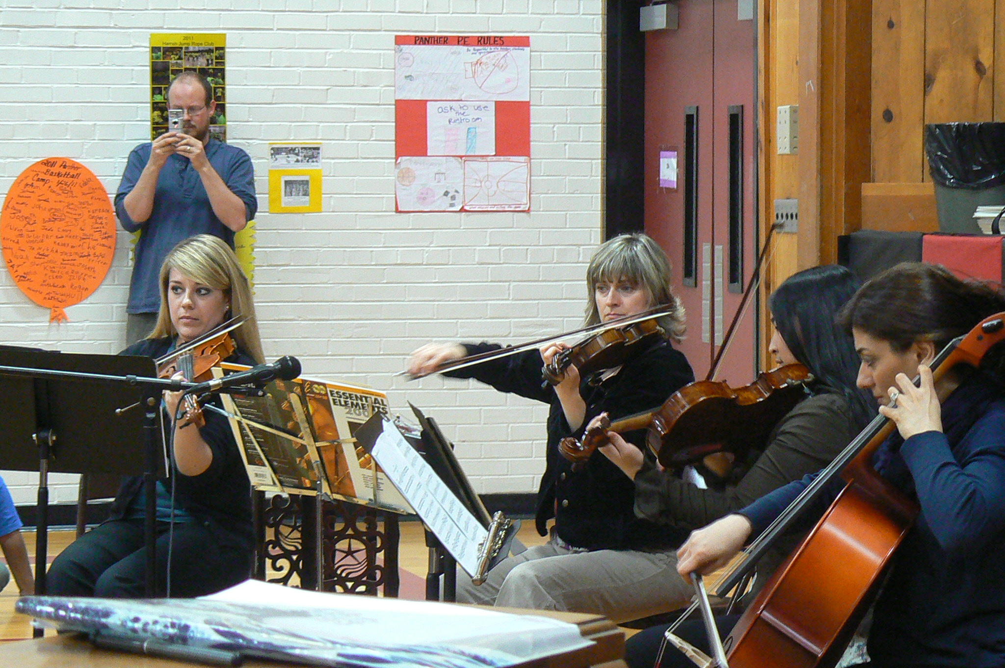 UW students performing in the Yakima Valley 